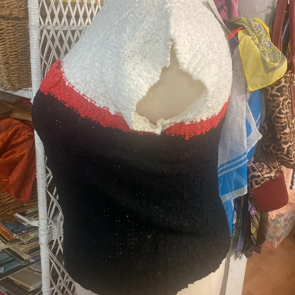 Vintage 80’s - color block sweater - short sleeve- textured knit - pocket